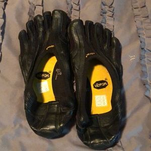 Vibram 5 toe shoes